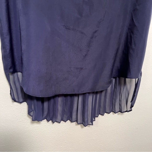 Apt. 9 Sleeveless Blouse Scoop Neck Navy Blue Pleated Back - Picture 4 of 9